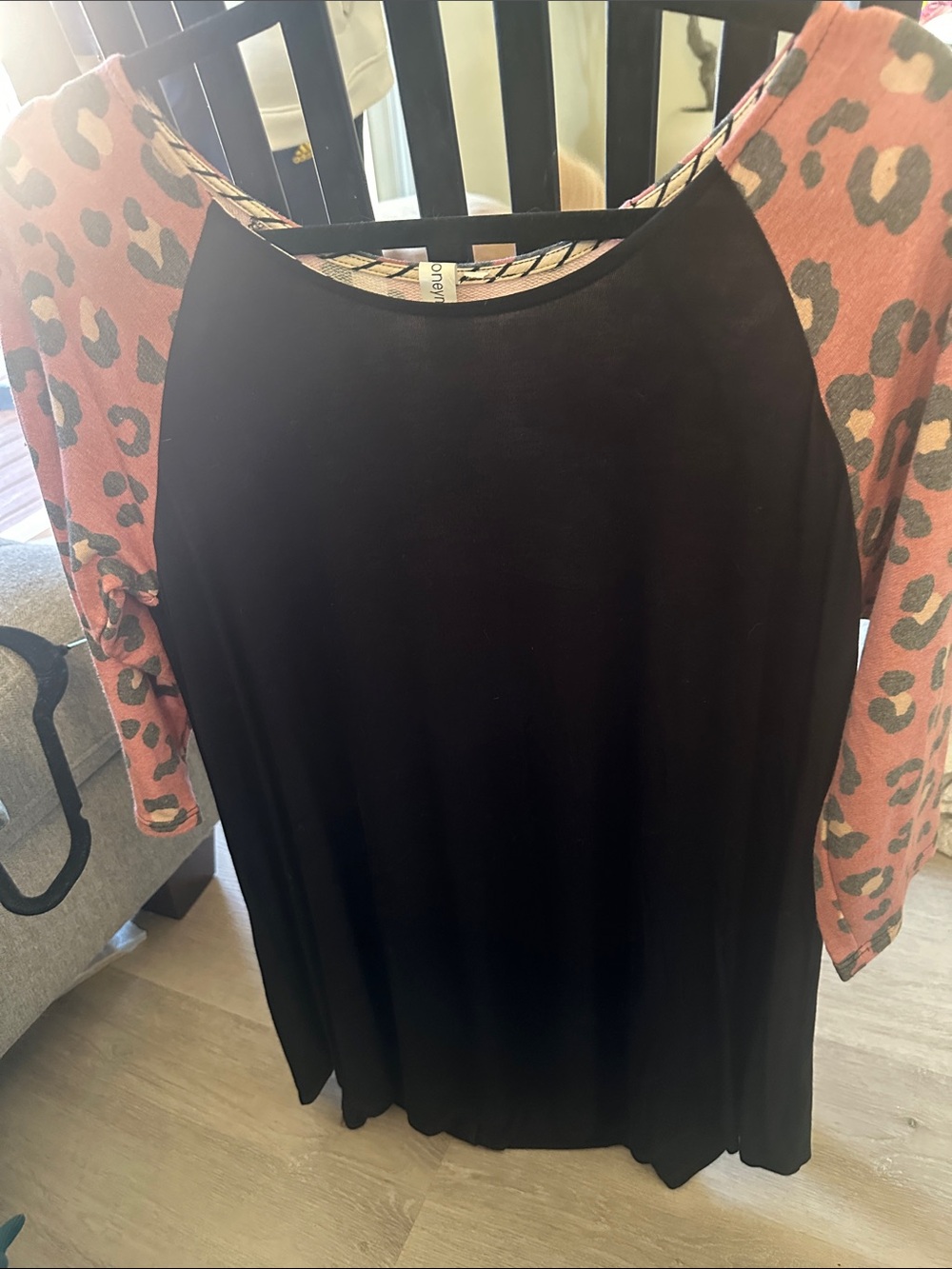 Honeyme Black Body with Pink Leopard Print Raglan Long Sleeve Tee